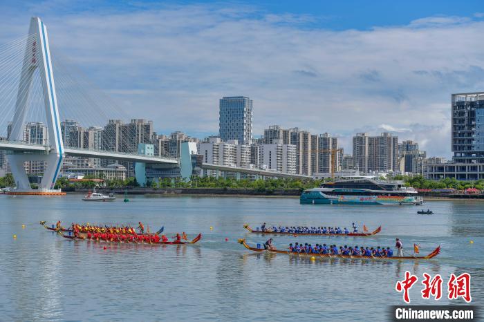 2025年海口杯端午龙舟国际邀请赛盛大开幕 近40支