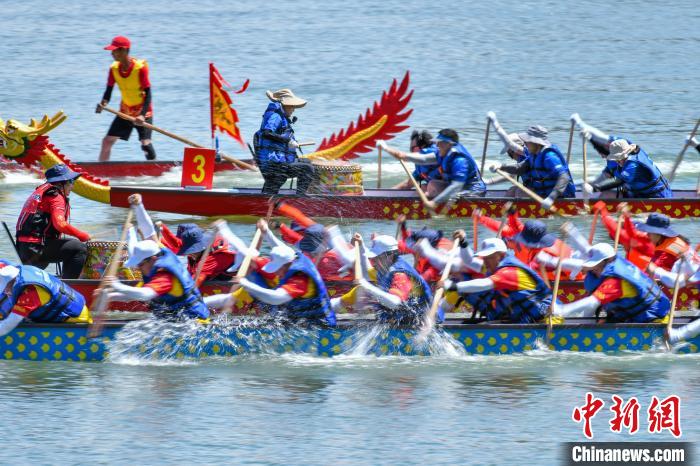 2025年海口杯端午龙舟国际邀请赛盛大开幕 近40支