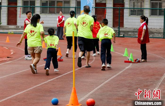 特殊残疾少年参与长城小勇士公益赛事 传递平等