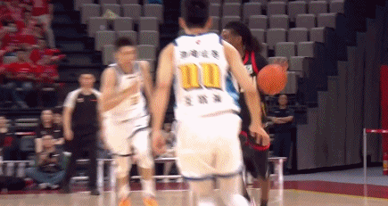 深圳男篮八连胜告捷，力克广厦剑指联赛佳绩