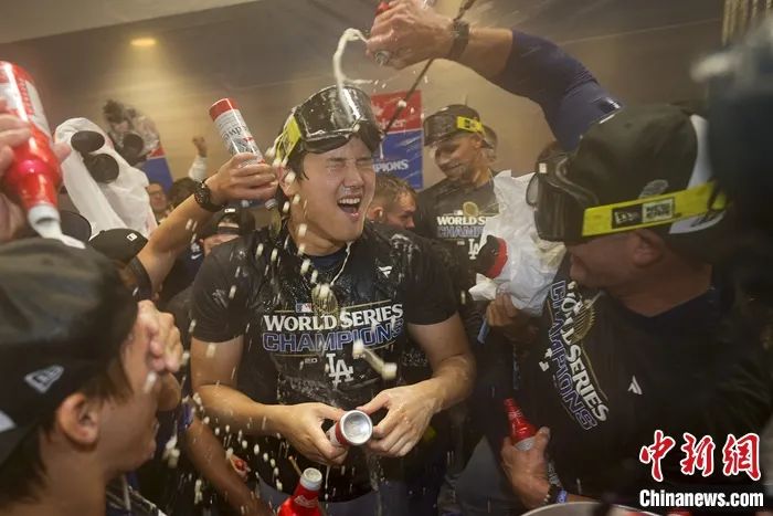 道奇队史诗级逆转夺冠 大谷翔平助队登顶