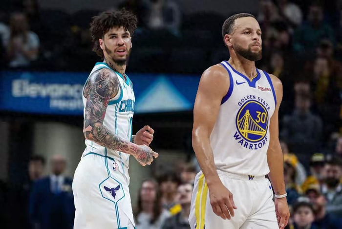 拉梅洛鲍尔前三节爆发第四节崩盘 黄蜂关键战惨