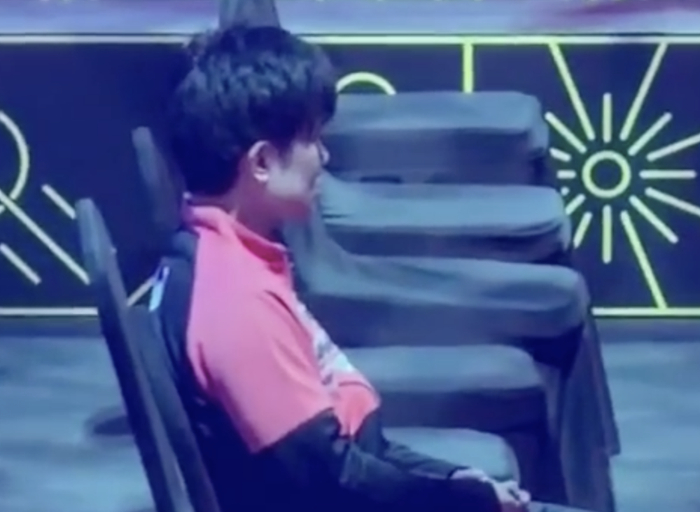 王楚钦世界杯首冠震撼乒坛 张本智和失利后孤身