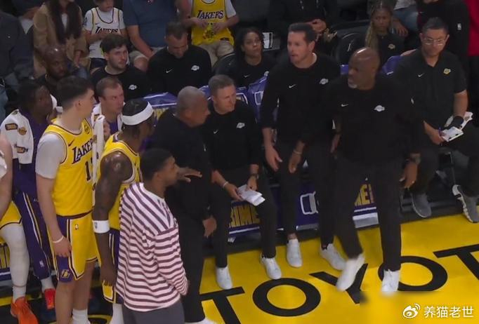 范德彪怒吼引冲突 裁判判罚争议引爆年轻球员情