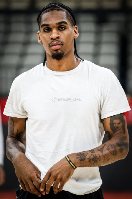 深圳男篮新援首次合练 首次亮相即获托福昵称